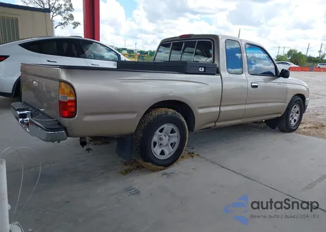 1996 Toyota Tacoma Xtracab z USA, uszkodzony, nr VIN 4TAVL52N5TZ095475